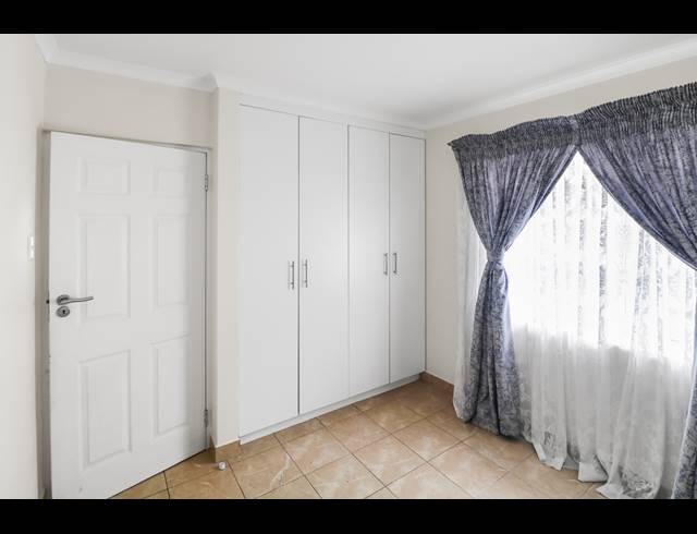 2 BEDROOM TOWNHOUSE FOR SALE IN GREENFIELDS